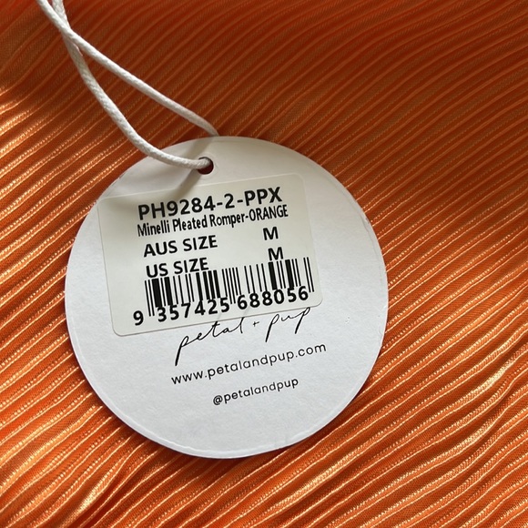 Petal + Pup Orange Pleated Romper 🧡 - Picture 6 of 7
